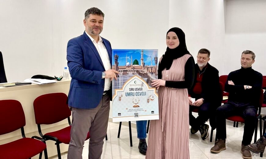 Primanje prve nagrade “Poklon umra” na završenom kursu iz Sire